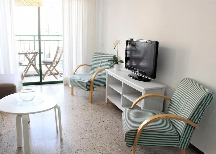 3 Bd By The Sea Apartman *