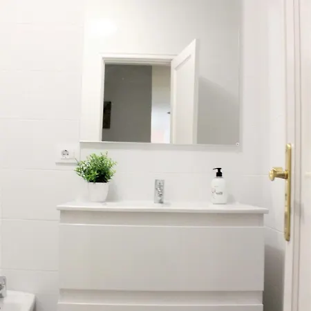 דירה 3 Bd By The Sea