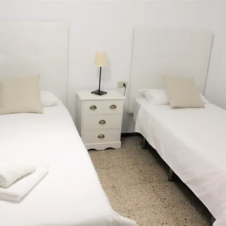 3 Bd By The Sea דירה