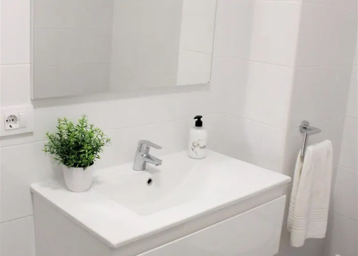 3 Bd By The Sea Апартаменты *