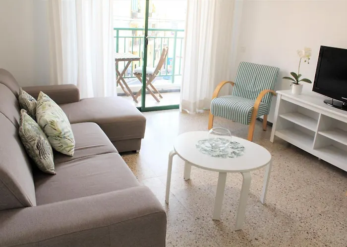 3 Bd By The Sea *