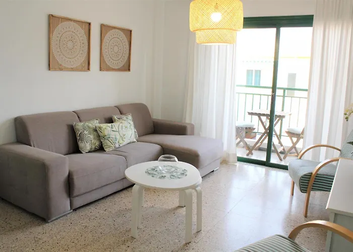 3 Bd By The Sea Апартаменты *