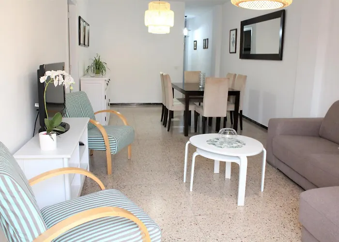 3 Bd By The Sea Апартаменты *